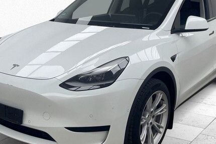 Tesla Model Y 42.742 km 32.350 € Steinbach-Hallenberg OT Herges-Hallenberg 98587