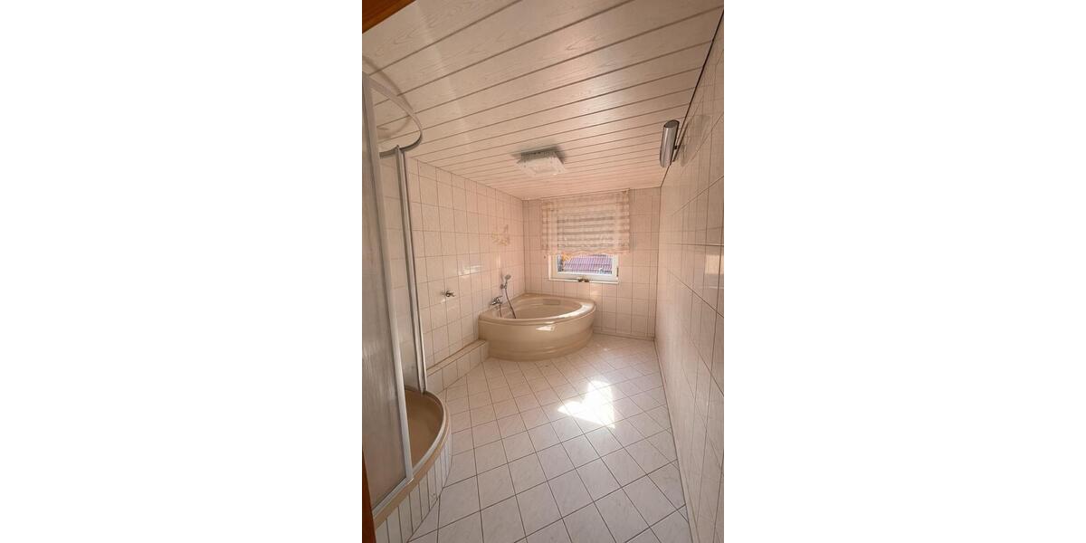 Einfamilienhaus Eisfeld - 11 Zimmer, 195 m&sup2;, 115.000&euro; | Angebot:26215593