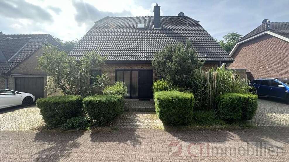 Haus zum Kaufen in Duisburg Neumühl 699.000 € 176.99 m²