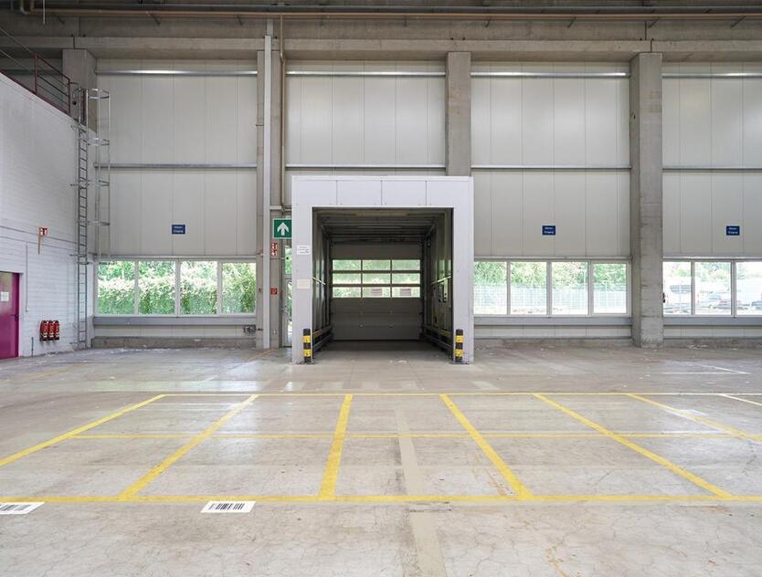 Multifunktionale Gewerbefläche für Logistik, Produktion und Lager mit ansprechendem Büroanteil zimmer