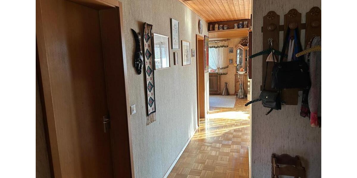 Eigentumswohnung im 2 Familienhaus 6 Zi. Terasse, Garage+Garten 6 zimmer