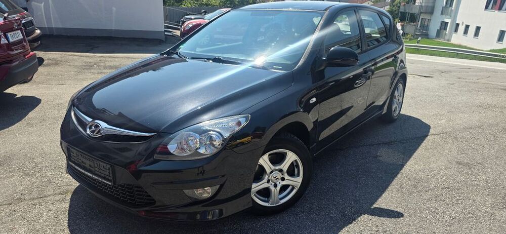 i30
