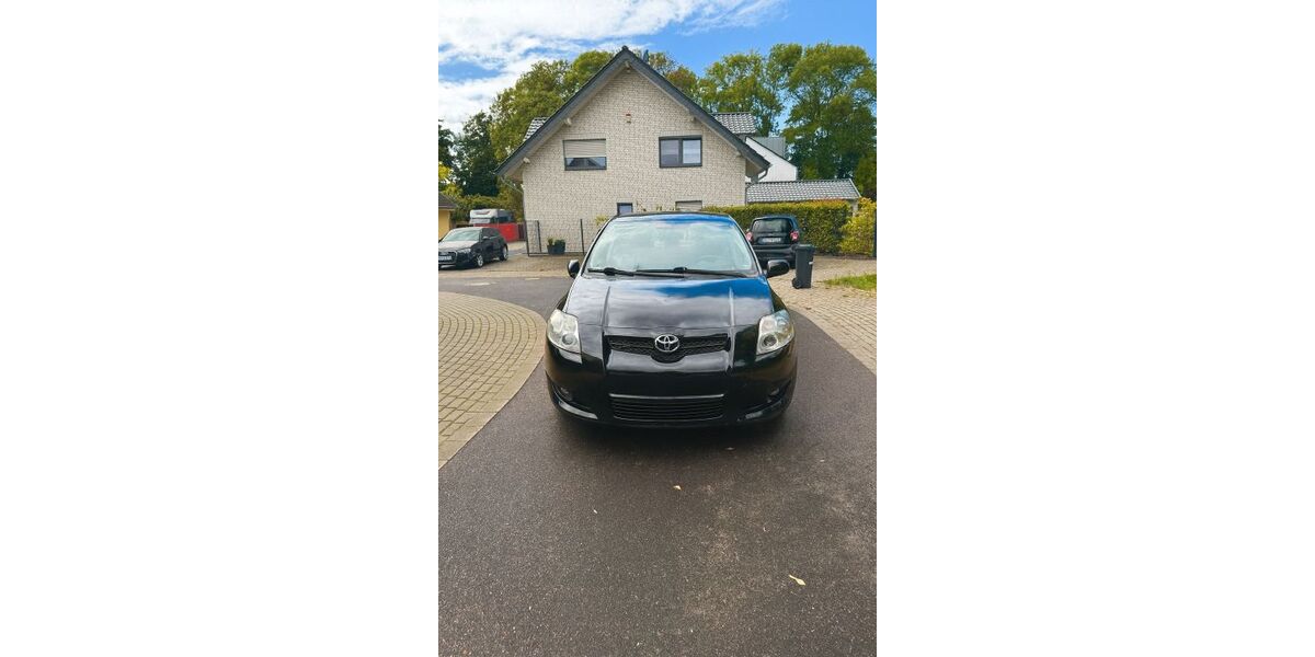 Toyota Auris 210.000 km 3.999 &euro; Aldenhoven 52457