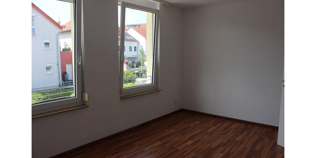 Reihenhaus Sindelfingen Darmsheim - 5.5 Zimmer, 136 m&sup2;, 2.400&euro; | Angebot:26313388