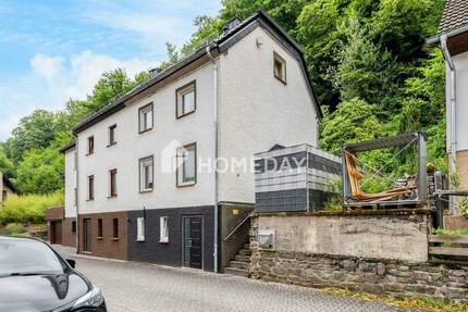 Modernisierte Doppelhaushälfte in Hanglage mit großer Terrasse und Garten 5 zimmer