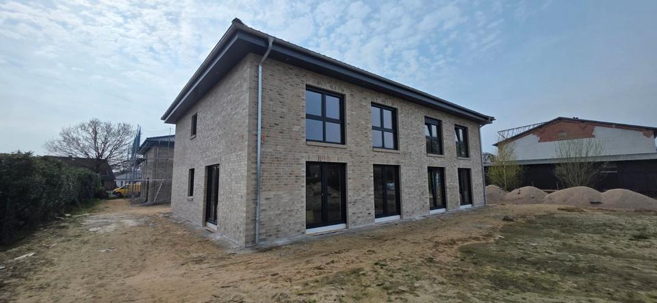 Doppelhaushälfte Barmstedt - 4 Zimmer, 160 m&sup2;, 590.000&euro; | Angebot:26835997
