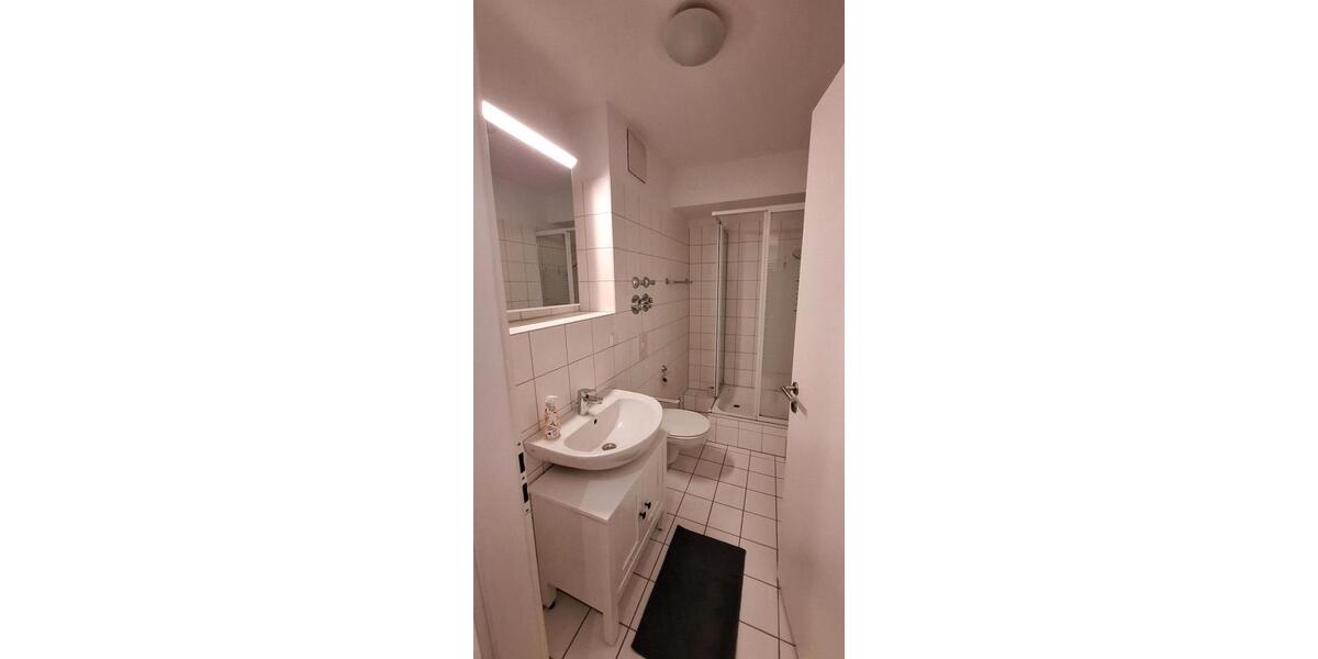 Erdgeschoßwohnung Düsseldorf Stadtbezirk 8 - 1.5 Zimmer, 35 m&sup2;, 700&euro; | Angebot:26301689