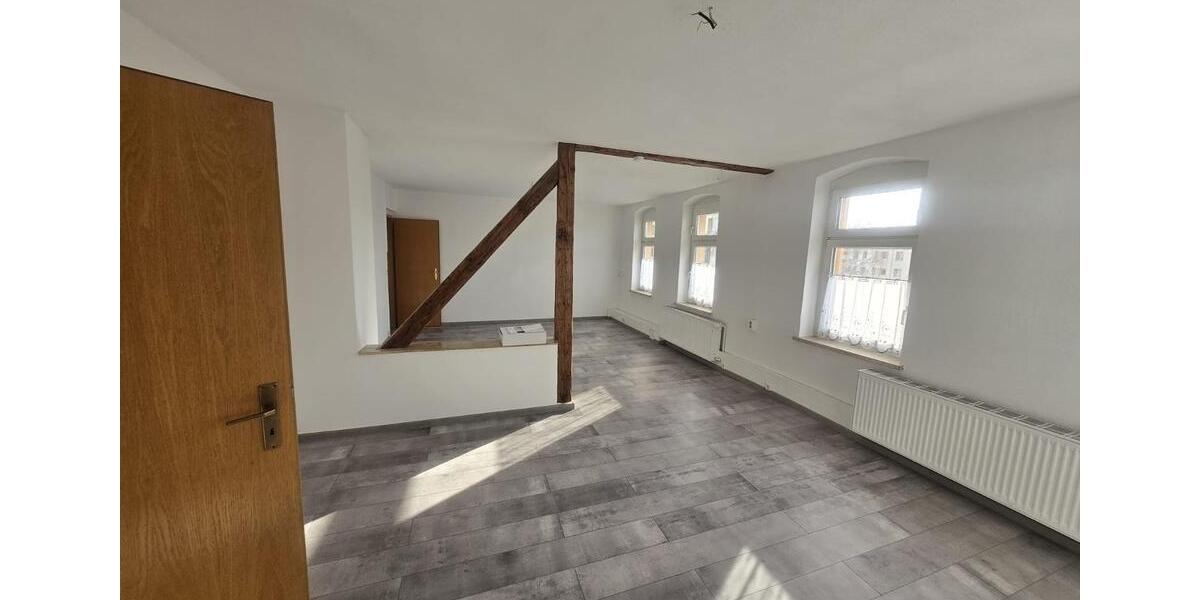 Dachgeschoßwohnung Zwickau Zwickau-West - 5 Zimmer, 110 m&sup2;, 660&euro; | Angebot:25882706