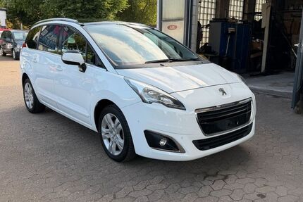 Peugeot 5008 93.000 km 8.980 &euro; Essen 45141