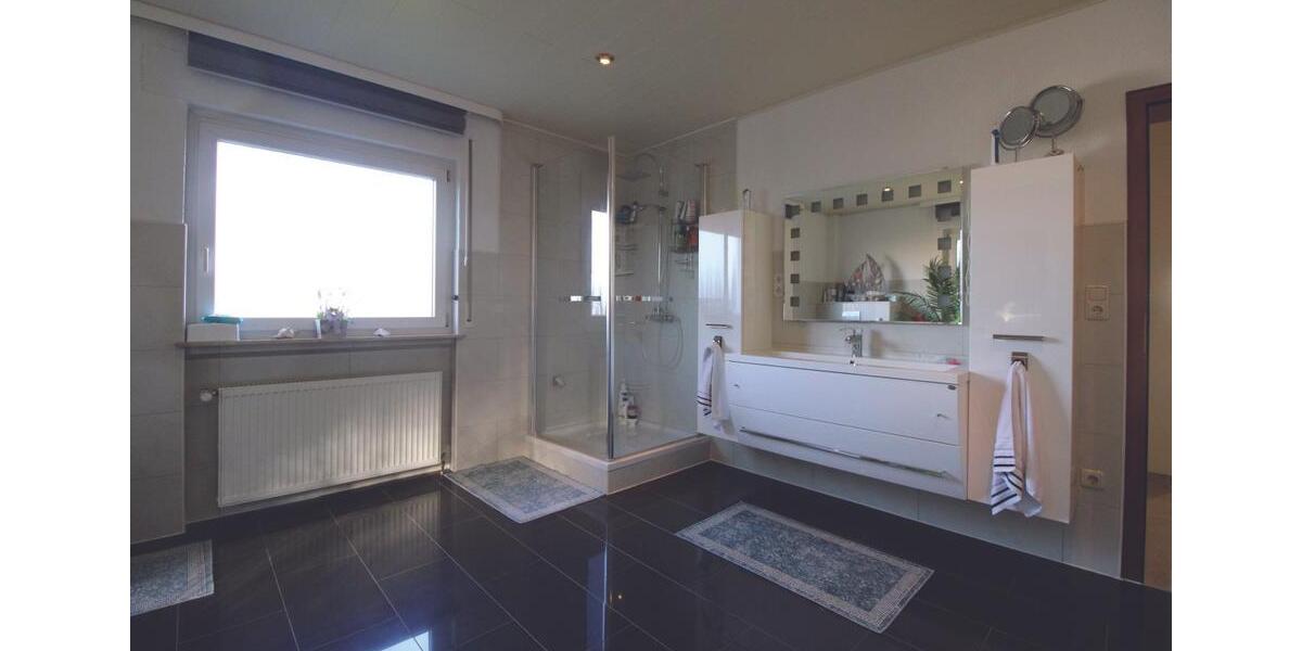 Einfamilienhaus Freigericht - 4 Zimmer, 235 m&sup2;, 2.000&euro; | Angebot:25365735