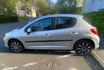 Peugeot 207 105.000 km 2.199 &euro; Lohfelden 34253