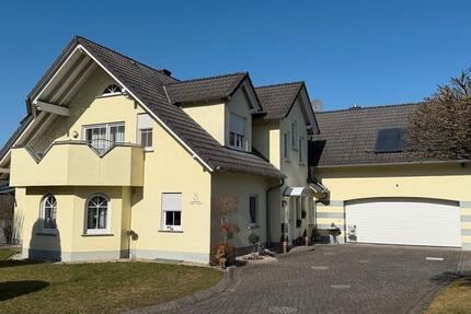 Haus Eichenzell - 12 Zimmer, 300 m&sup2;, 990.000&euro; | Angebot:25306853