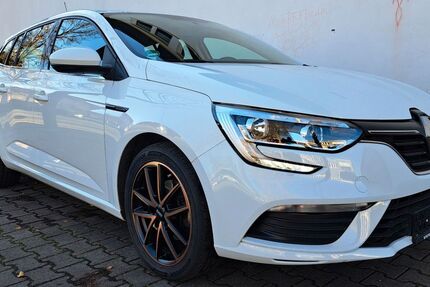 Renault Megane 121.300 km 9.490 &euro; Erfurt 99096