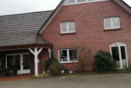 Haus zum Kaufen in Hüllhorst 750.000 € 430 m² 10 zimmer