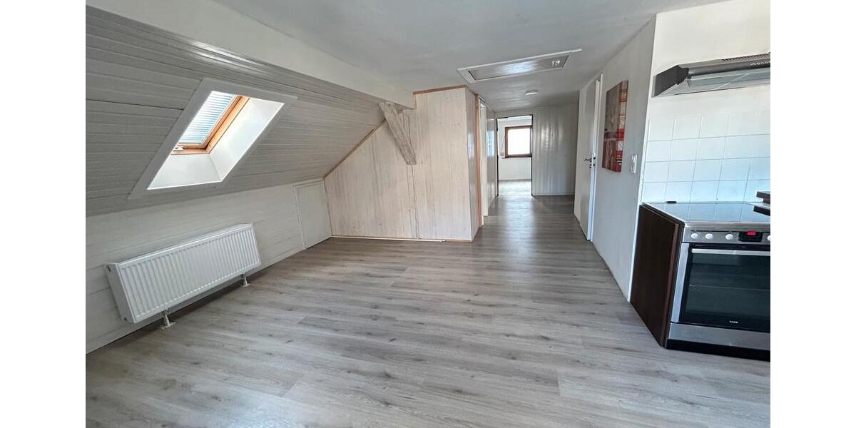 Dachgeschoßwohnung Hanau - 3 Zimmer, 72 m&sup2;, 700&euro; | Angebot:26007433