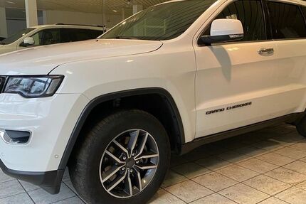 Jeep Grand Cherokee 93.000 km 14.950 &euro; Berlin 12349