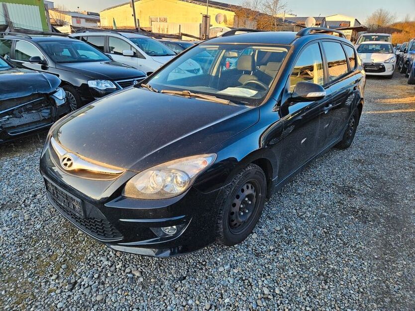 i30