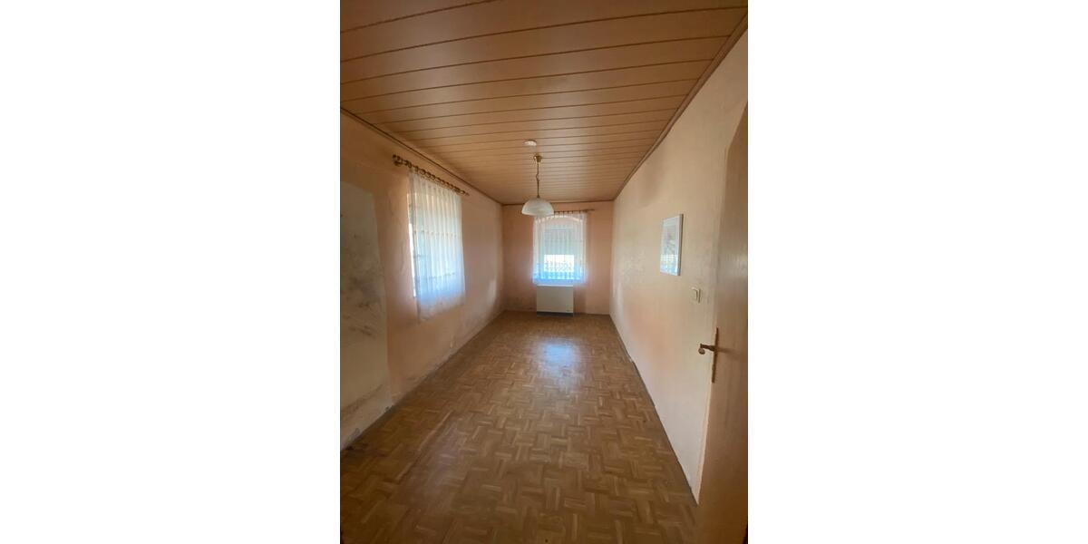 Einfamilienhaus Ebersbach - 5 Zimmer, 95 m&sup2;, 85.000&euro; | Angebot:26940795