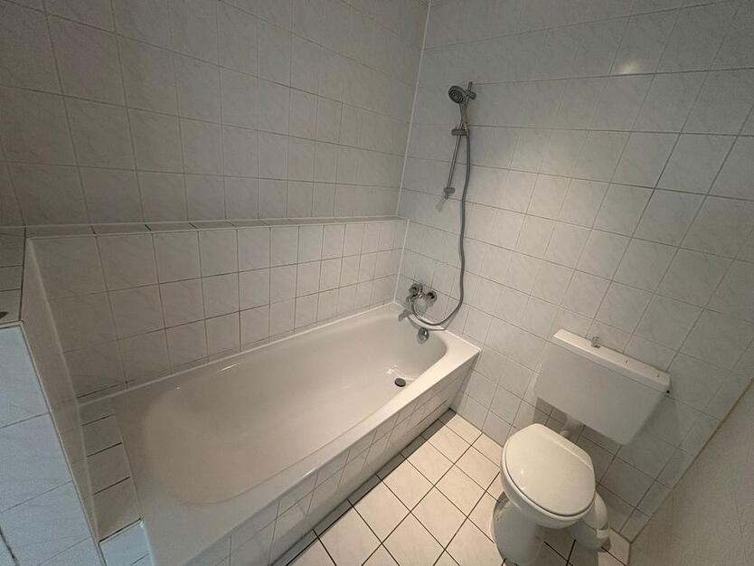 1 Zimmer direkt in Oranienburg frisch renoviert zimmer