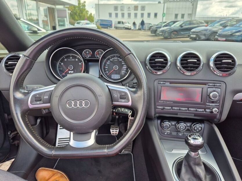 TT