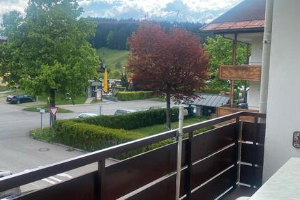 Zentral gelegene 2 Zimmer Wohnung mit Balkon und Garage zimmer