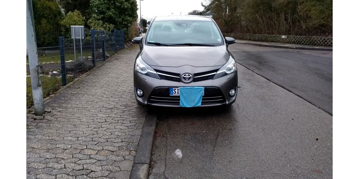 Toyota Verso 35.000 km 17.500 &euro; Boppard 56154