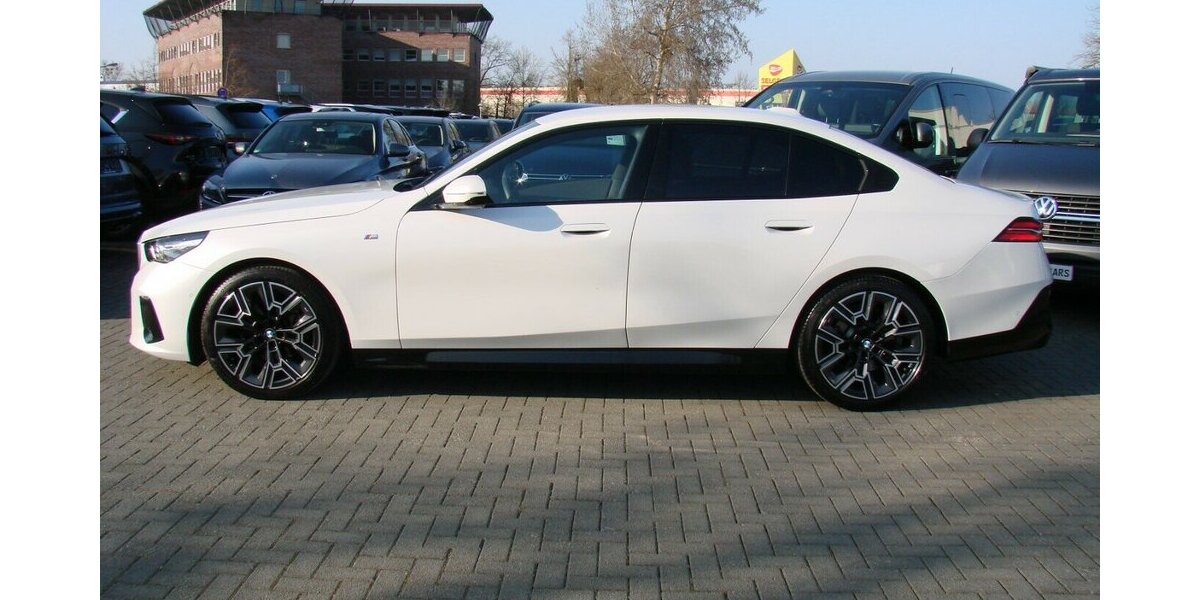 BMW 520 520d M Sport Pro Xdrive ACC 360º H&K ACC HUD 24.408 km 54.980 &euro; Falkensee 14612