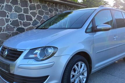 VW Touran 153.820 km 7.990 &euro; Demmin 17109