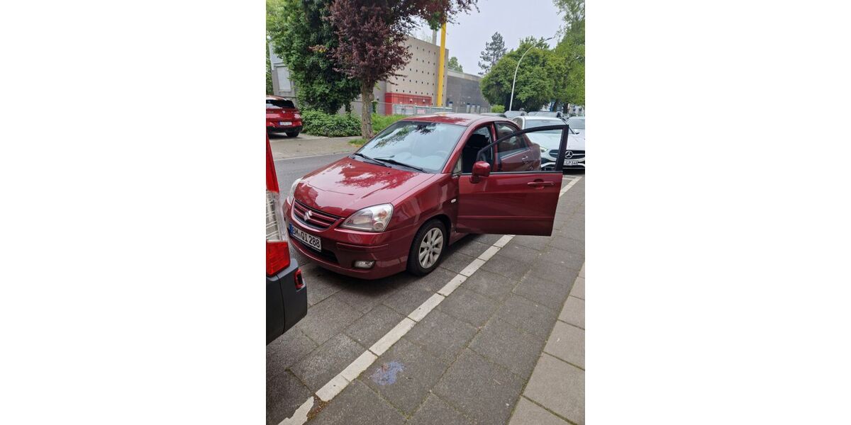 Suzuki Liana 32.000 km 8.500 &euro; Hürth 50534