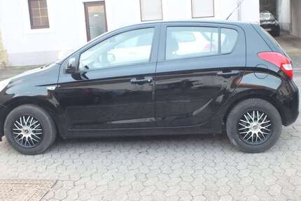 Hyundai i20 97.800 km 3.900 &euro; Saarbruecken 66119