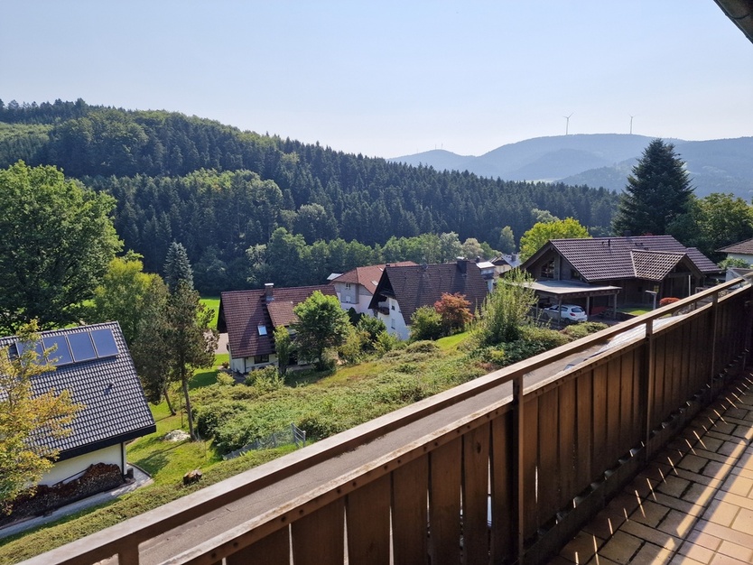 Geräumige 6 Zimmer Wohnung in einem kleinen Mehrfamilienhaus mit 3 Wohnungen, kurzfristiger Bezug mö 6 zimmer