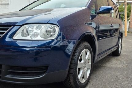 VW Touran 216.879 km 5.490 € Lübeck 23554