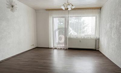 DREI BALKONE, BESTE LAGE : WERTVOLLES WOHNGLÜCK - Erdgeschoßwohnung Schonach im Schwarzwald | Angebot:27311715