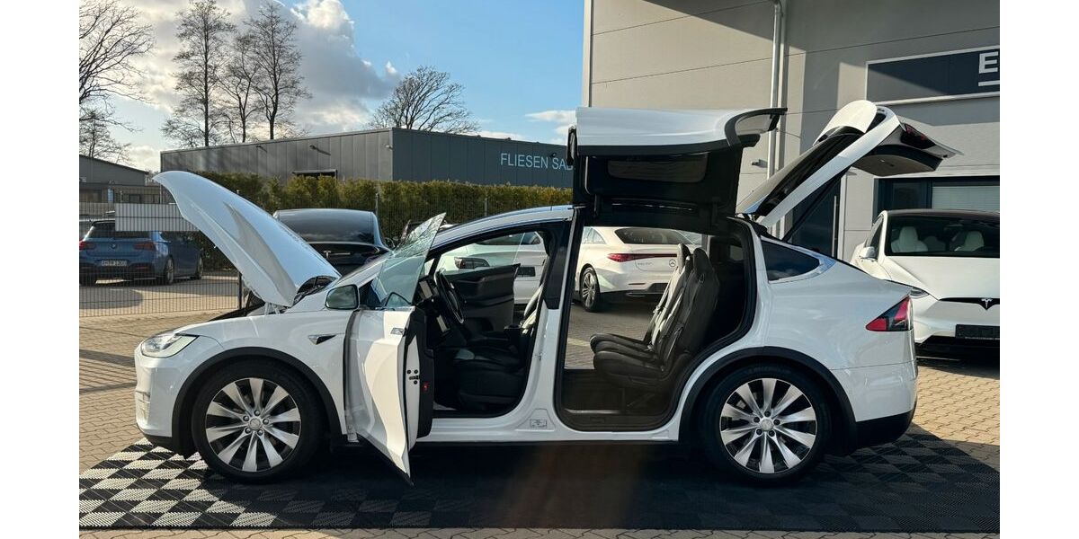 Tesla Model X 99.555 km 46.750 &euro; Emsbüren 48488