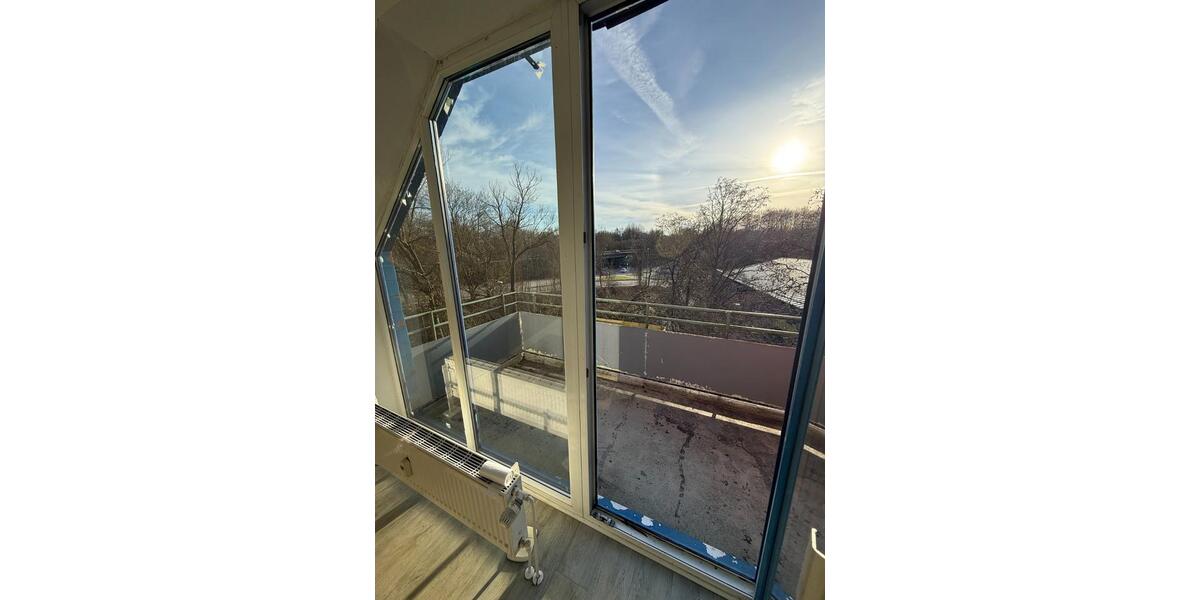 Dachgeschoßwohnung Kiel Ellerbek - 3 Zimmer, 70 m&sup2;, 899&euro; | Angebot:25483115