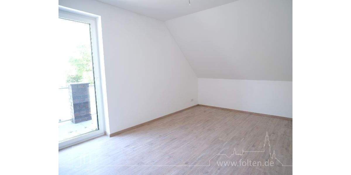 Moderne Haushälfte mit Wärmepumpe, zwei Bädern und überdachter Terrasse 4 zimmer