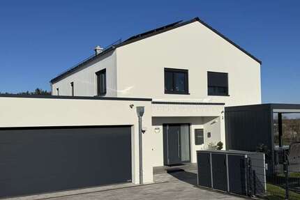 Haus zum Kaufen in Kirchenthumbach 790.000 € 186 m² 6 zimmer