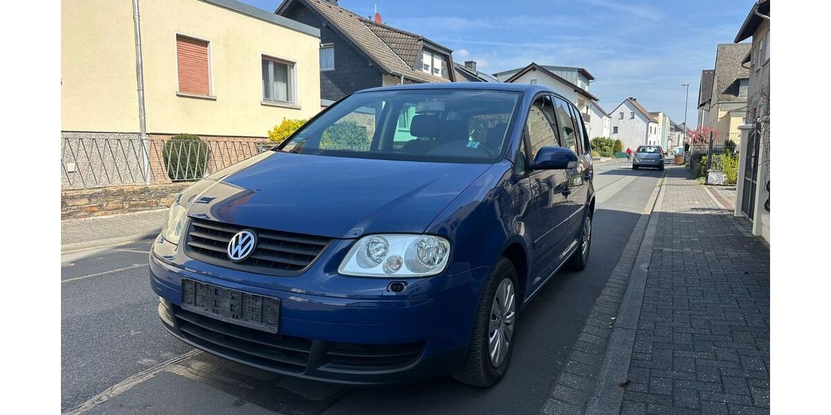 VW Touran 257.000 km 2.300 &euro; Limburg 65549