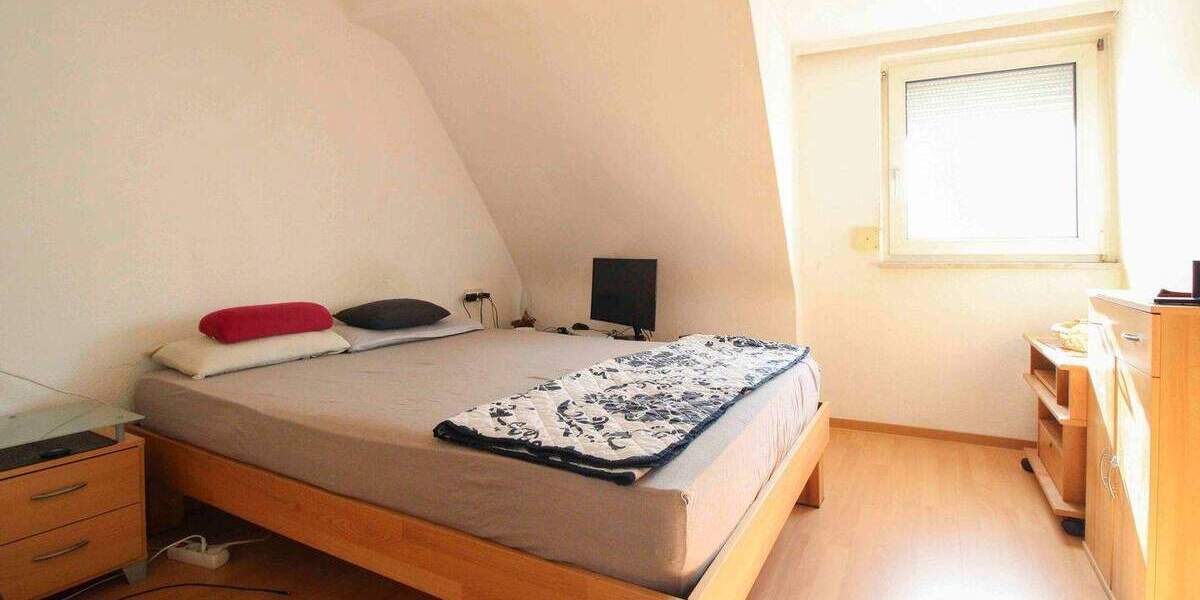 Mehrfamilienhaus, Wohnhaus Stuttgart Heumaden - 9 Zimmer, 398.000&euro; | Angebot:25401806