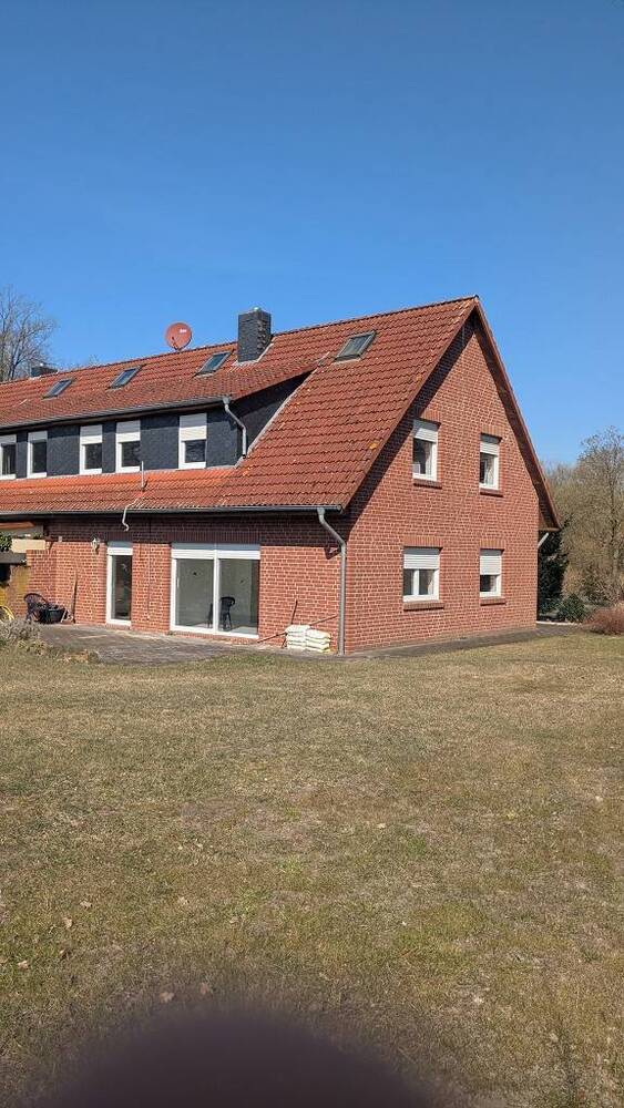Moderne Doppelhaushälfte mit viel Platz für die ganze Familie zu verkaufen!
