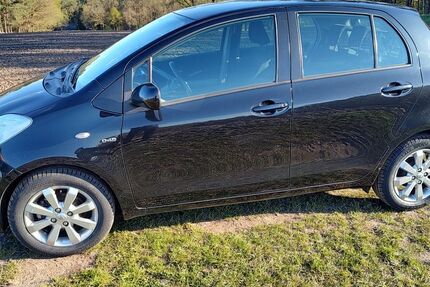 Toyota Yaris 261.440 km 2.700 &euro; Walsrode 29664