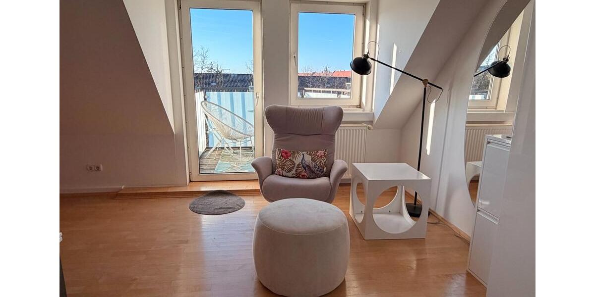 Dachgeschoßwohnung München Maxvorstadt - 3 Zimmer, 140 m&sup2;, 1.900&euro; | Angebot:26035484
