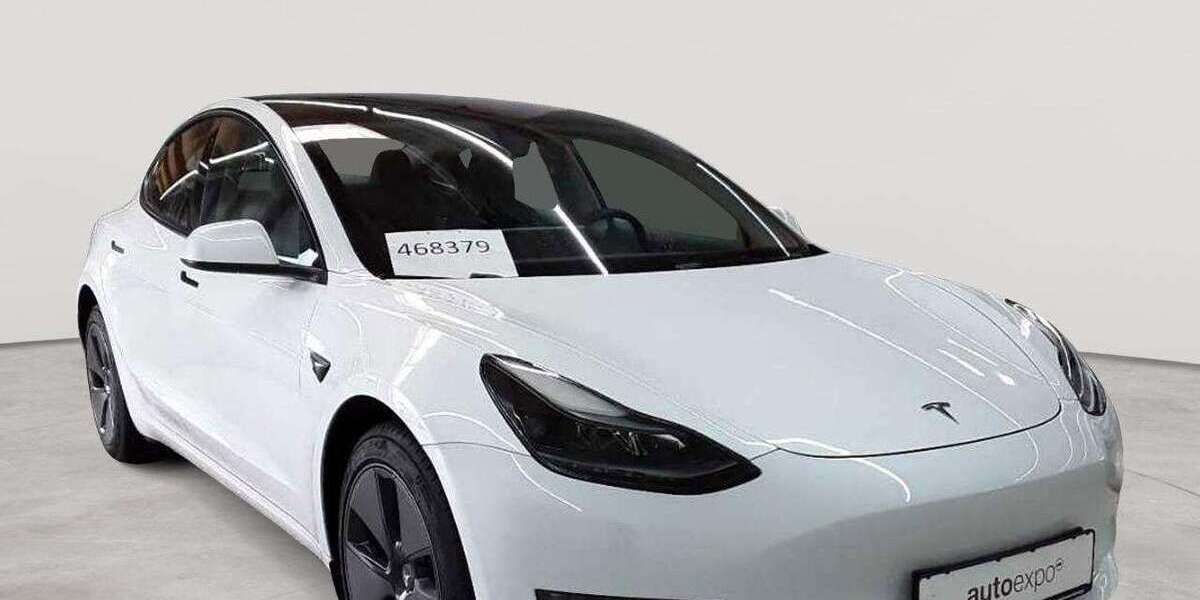 Tesla Model 3 52.626 km 30.390 &euro; Fernwald-Steinbach 35463