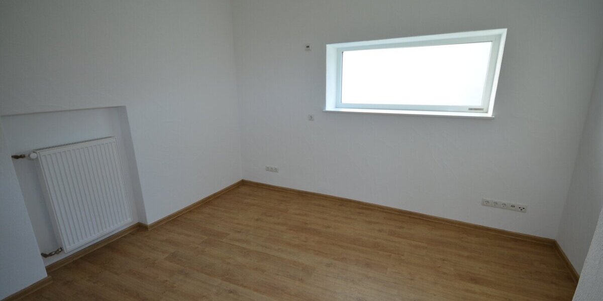 Eine wunderschoene Altbauwohnung in zentraler Stadtlage. 3 zimmer