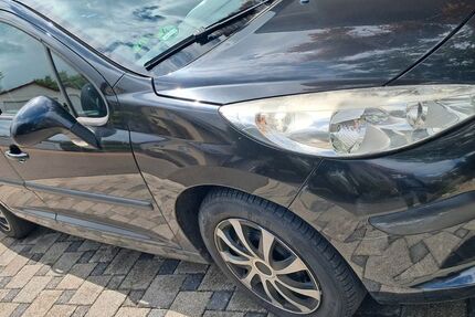 Peugeot 207 176.632 km 1.450 &euro; Landau 76829