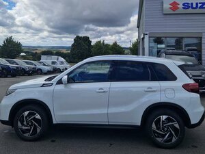 Suzuki Vitara Vollhybrid 1.5 Allgrip AGS Comfort+Garantie 7.500 km 29.750 &euro; Obrigheim-Asbach 74847