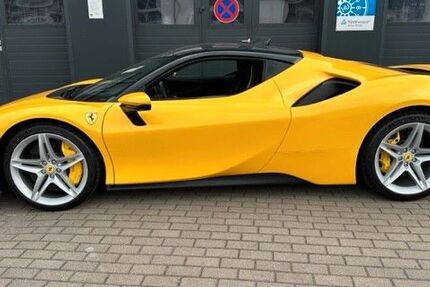 Ferrari SF90 8.500 km 499.500 &euro; Berlin 12555