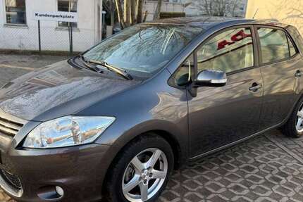 Toyota Auris 93.875 km 8.990 &euro; Stralsund 18435