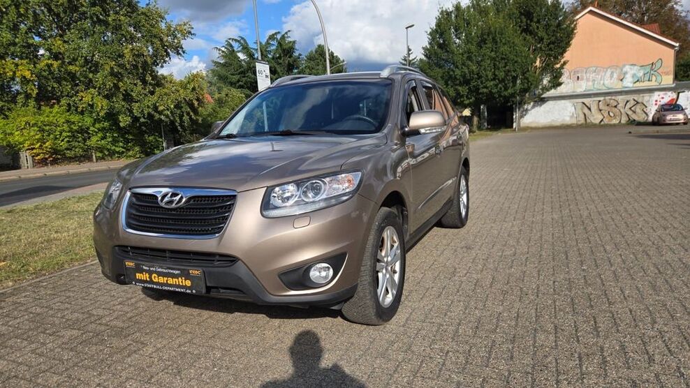 Hyundai SANTA FE 190.000 km 8.800 € Berlin 13158