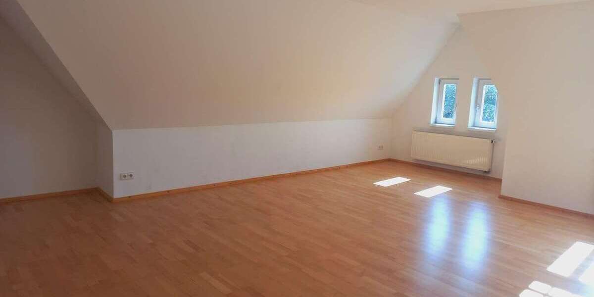 Etagenwohnung Nordhausen - 3 Zimmer, 88 m&sup2;, 654&euro; | Angebot:27349652